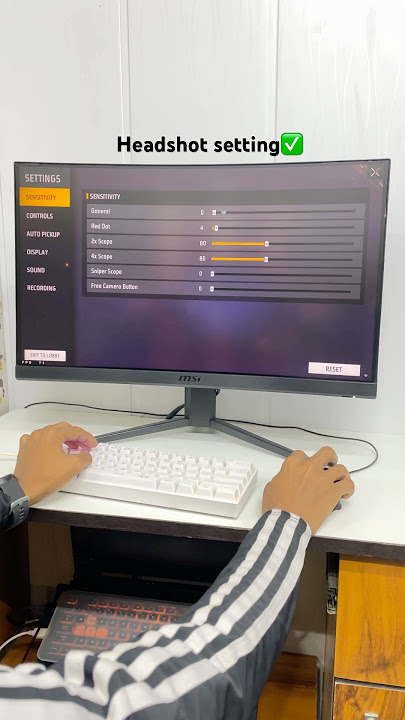 MY PC HANDCAM😱 HOW TO PLAY FREE FIRE  🖥️🔥 #freefire #shorts #ronnielive #pcsetup