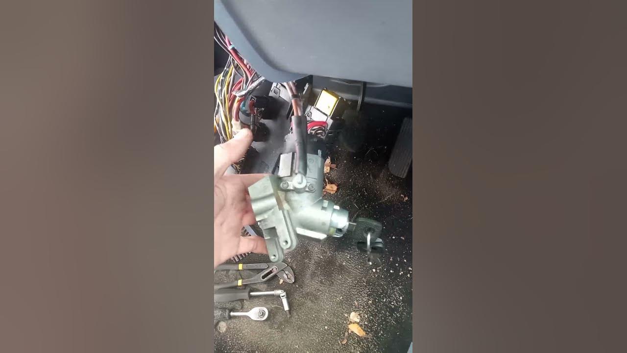 Как снять замок зажигания мерседес спринтер A0005458108 Замок зажигания Mercedes Benz Sprinter W901-905 рест 2000-2005 2003