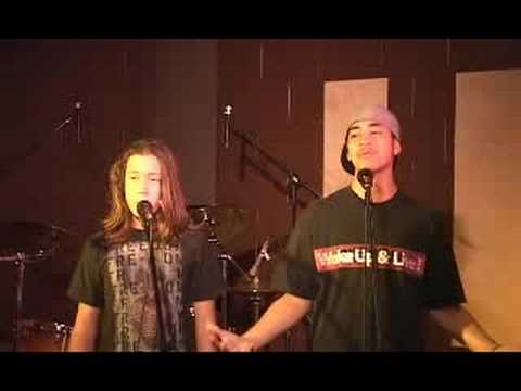 Hawaii Music Supply-Ittia Wong & Alaka'i Kotrys - ...