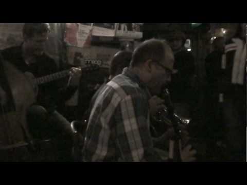 THE EAR REGULARS' JAM SESSION: "WHISPERING" (April 18, 2010)