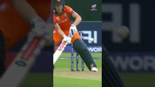 Netherlands skipper Babette de Leede goes inventive 👏 #T20WorldCup