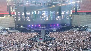 Famous Muse – Algorithm + Pressure (live @ RheinEnergieStadion Köln 29/6/19) Wealth