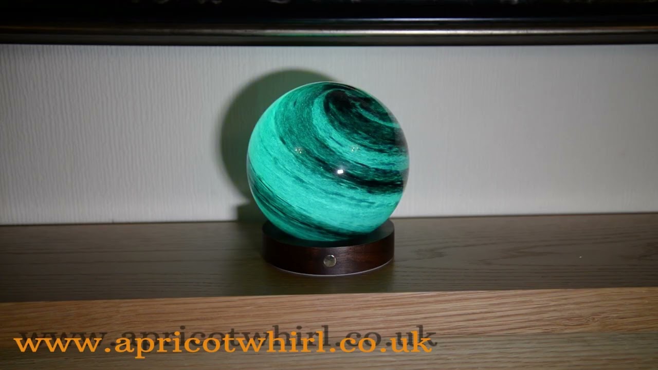 Apricot Whirl presents Gingko Astraglass