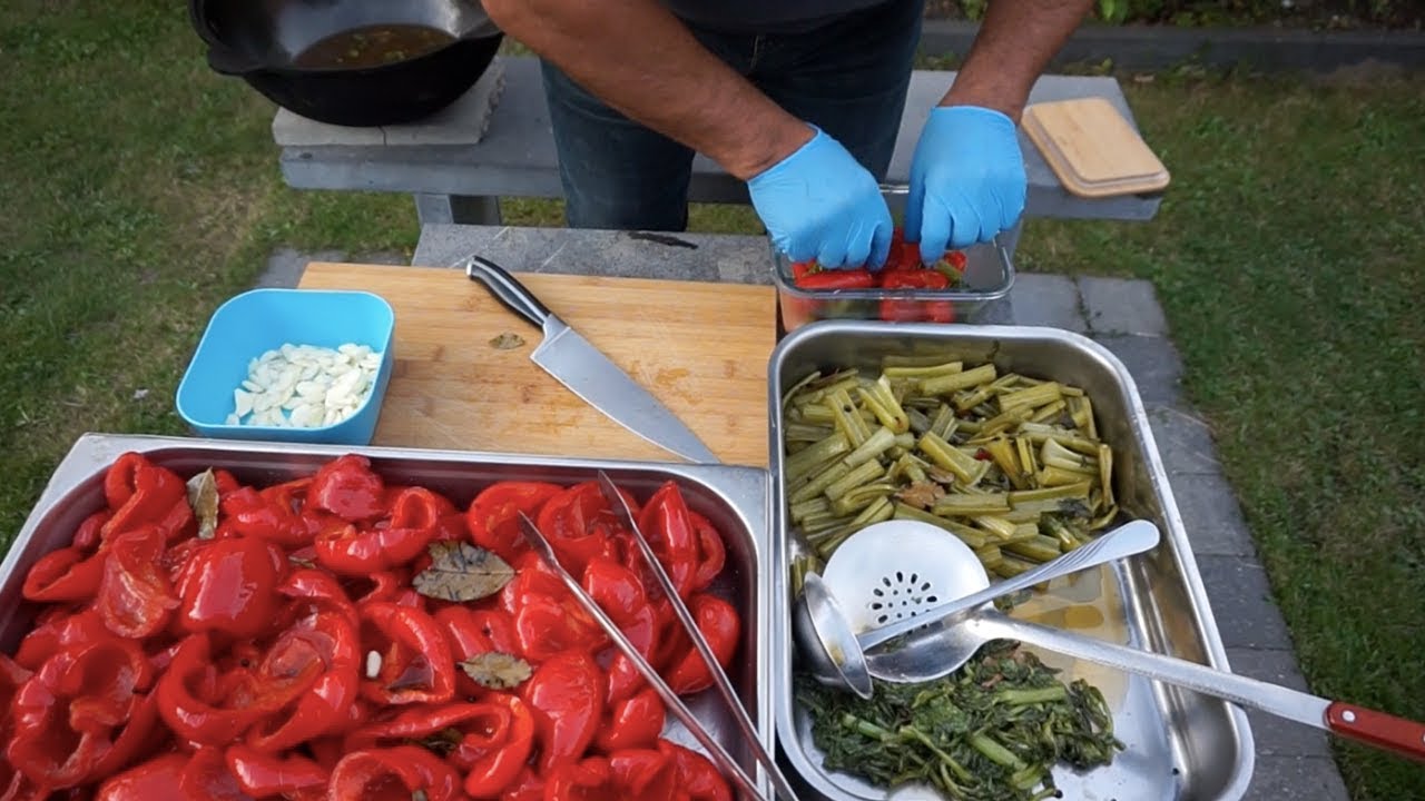 ⁣Маринованный перец с сельдереем и чесноком. Рецепт от Жоржа