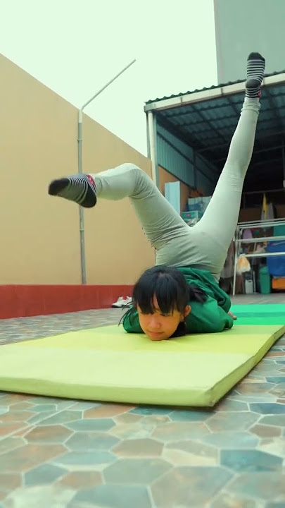 Latihan Kelenturan Kayang Terbalik Gymnastics - Akrobatik