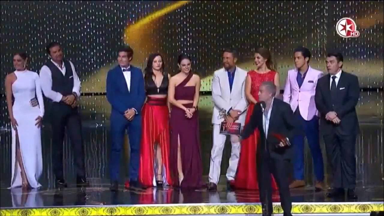 Premios Tv y Novelas 2016: Fernando Colunga Mejor villano