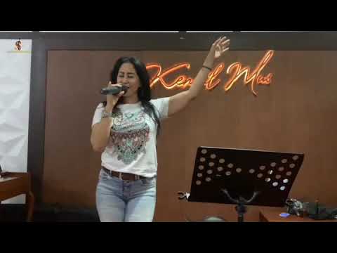 Dhea Bacan sedang ingin syantik...