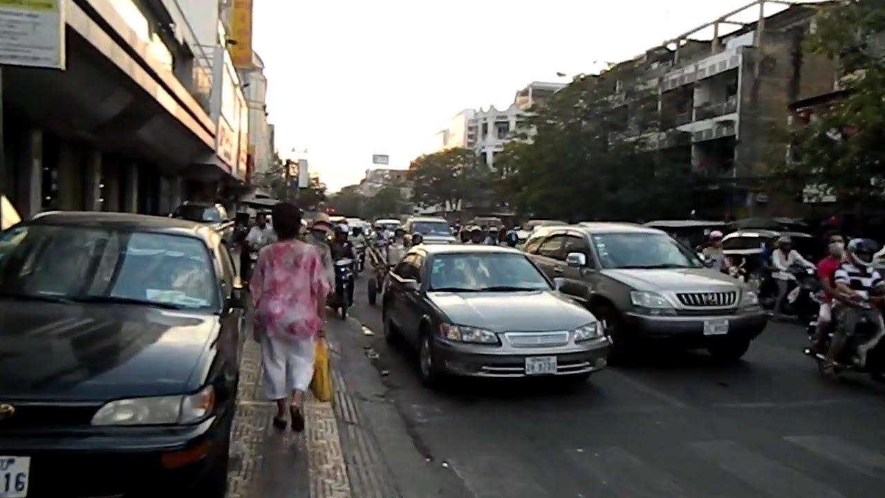 YouTube에서 CAMBODGE - Aperçu de la circulation à Phnom Penh 보기 YouTube에서 CAMBODGE - Aperçu de la circulation à Phnom Penh 보기