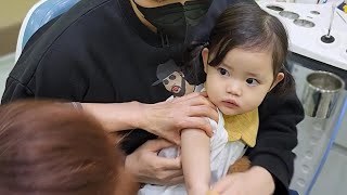 [SUB] 25 months kid said boastfully that she wouldn't cry even after getting the vaccinated. 💉