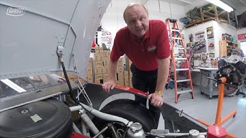 60 seconds with Larry Mac - Wet sump vs dry sump oil system