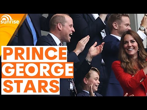 Video: Viral Video Af Prince George I Hans Første Fodboldkamp