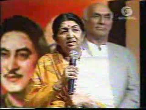 Sunidhi Chauhan and Pradip Somasundaran winning Meri Awaz Suno and Lata Mangeshkar Award1996