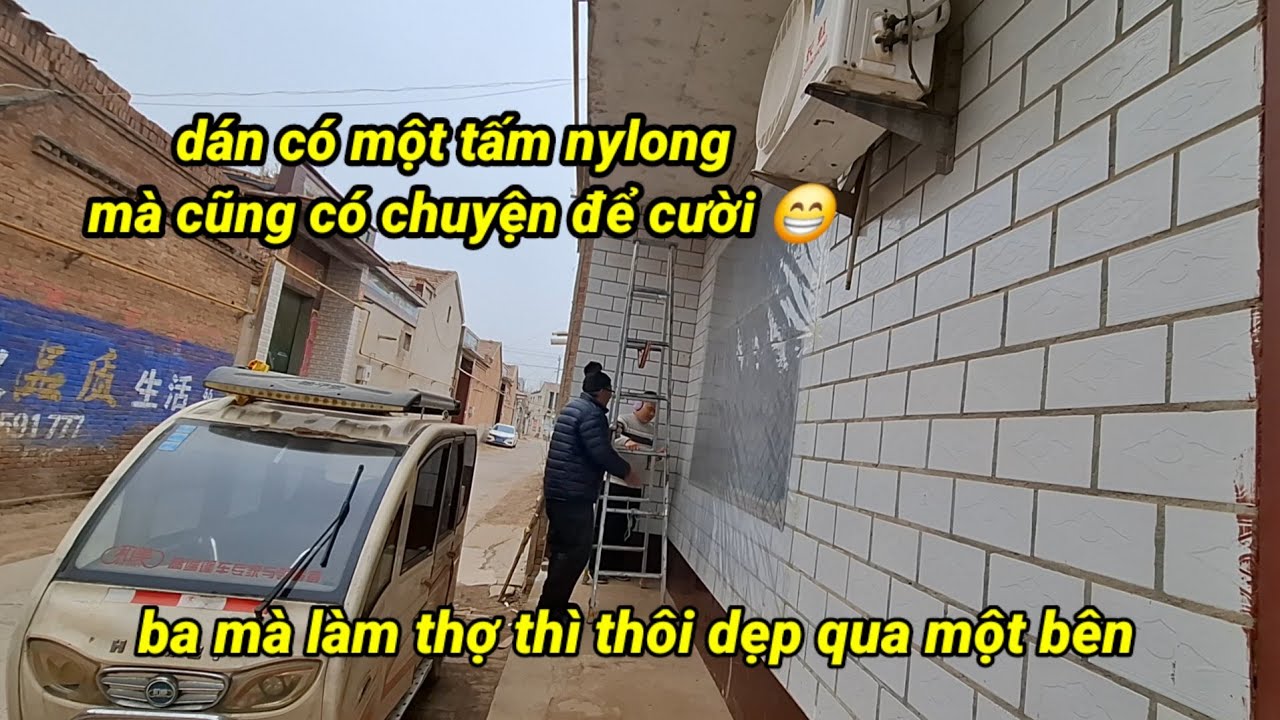 685.Bé Măng Xin được Mua cho đôi giày mới thích lắm ! để mang qua thăm Bà Nội .