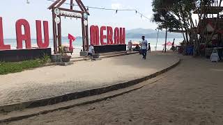 Indahnya Pantai Pulau Merah, Banyuwangi