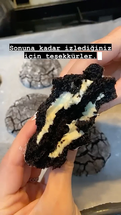 EN KOLAY COOKİE - BEYAZ ÇİKOLATA DOLGULU ÇATLAK KURABİYE