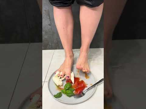 Crushing caprese salad #crush #crushingtime #feet #feetnail #satisfying