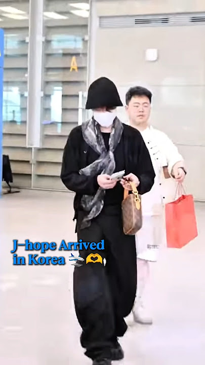 J-hope safely arrived in Korea from Singapore 🛬#hos_tour #hopeonthestage #j_hope