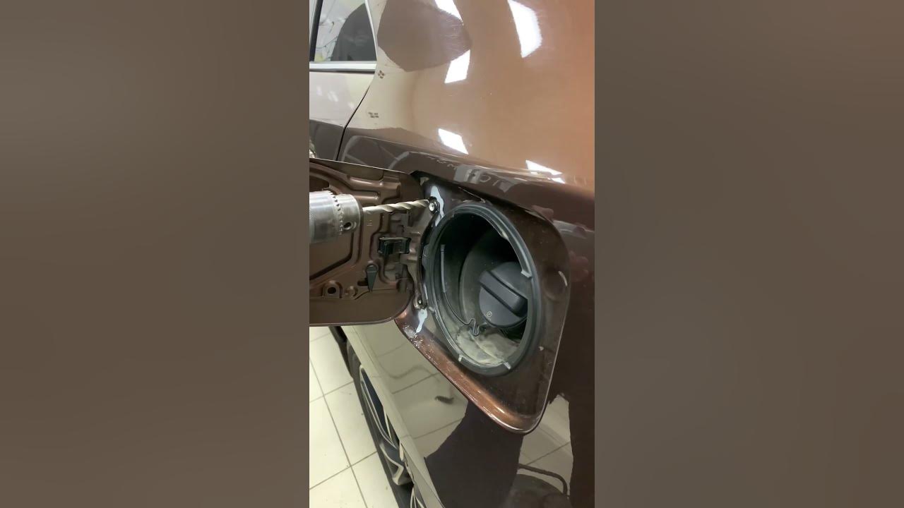 Toyita Prius тросик крышки бензобака - YouTube