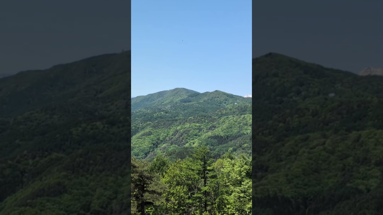 現在、聖高原は三峯山の山頂で撮影中です。