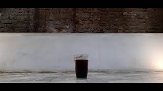 jagain kopi gua ya, gua mau ke warung dulu