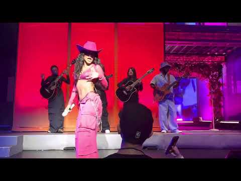 Becky G - La Nena Live Mi Casa, Tu Casa Tour 2023