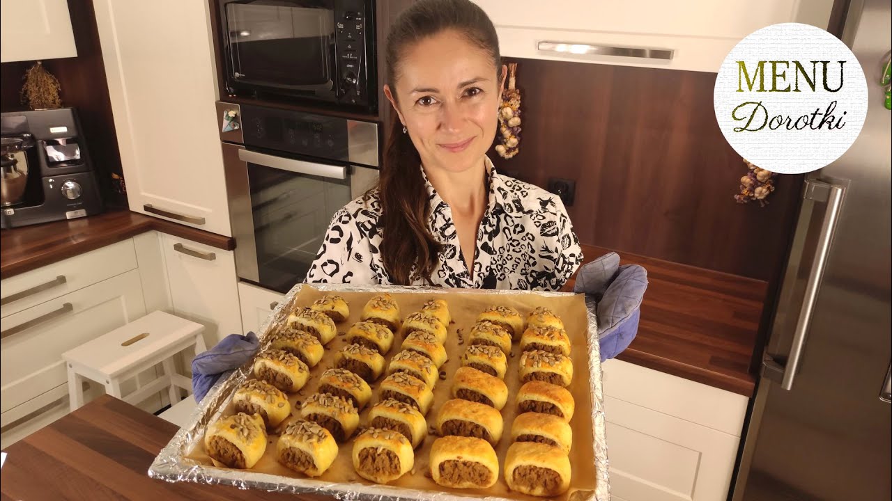 Paszteciki z mięsem. Przepis jak zrobić drożdżowe paszteciki z pieczoną karkówką. MENU Dorotki