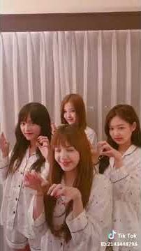[TikTok] BLACKPINK - Gummy Bear Dance