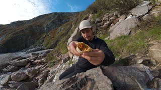 Explorando una costa desconocida y salvaje