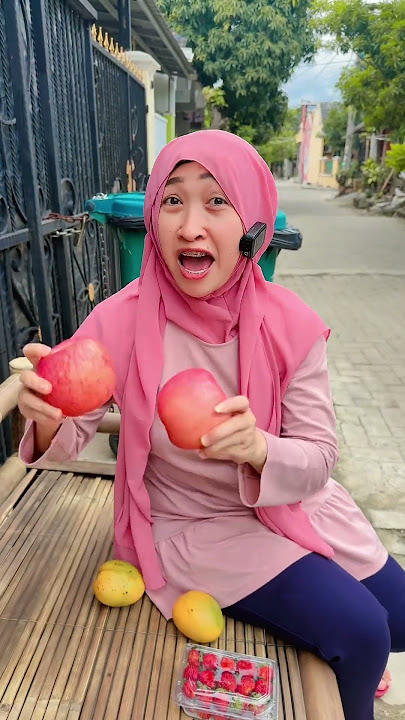 STRAWBERRY MANGO PINEAPPLE SORRY I'M SORRY 🤣 #shorts