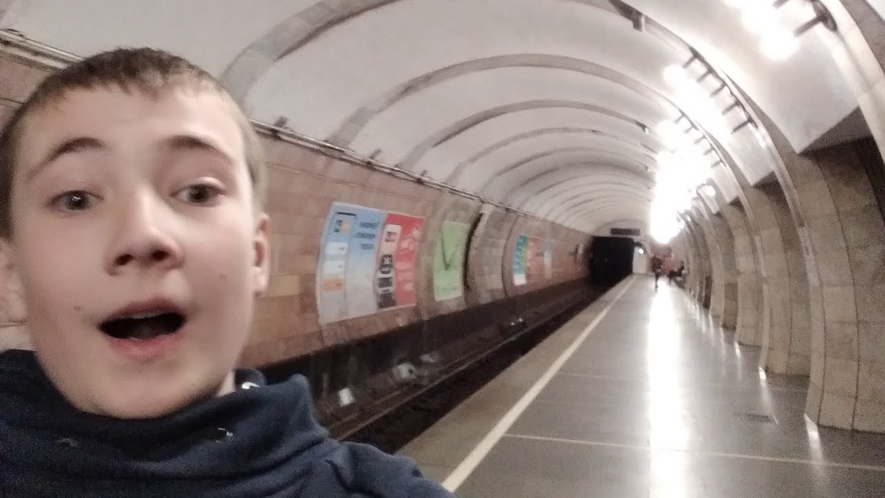 Поїздка від станції Арсенальна до станції Лісова. Цікаві факти про станції по маршруту.