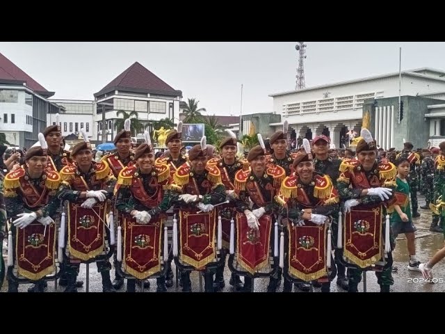 Nonton Kirab Genderang Suling Canka Lokananta di Tenggarong class=