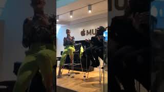 Rita Ora - Let You Love Me (Acoustic Live @ Apple Music London)