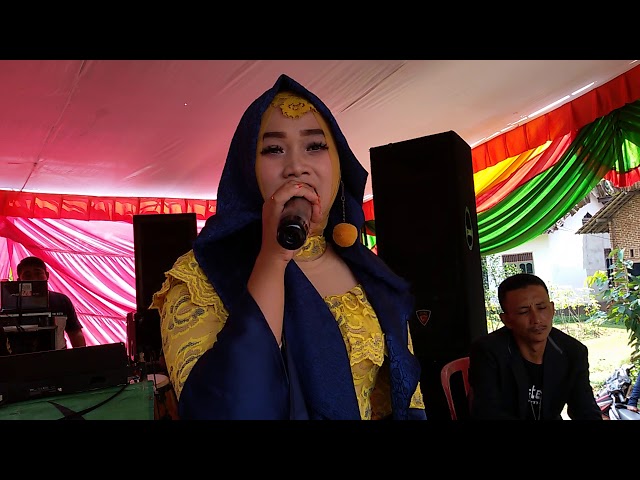 PAMIT MULEH II Vocal KHAISNA bikin Nangis II Gitaris Dangdut Community class=