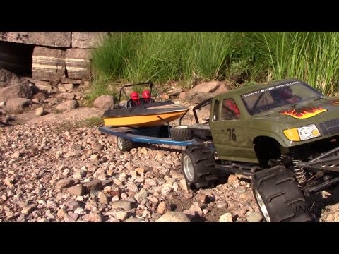RC TRAIL &amp; BOAT AXIAL SCX10 BOAT TRAILER AND JETBOAT FUN - YouTube