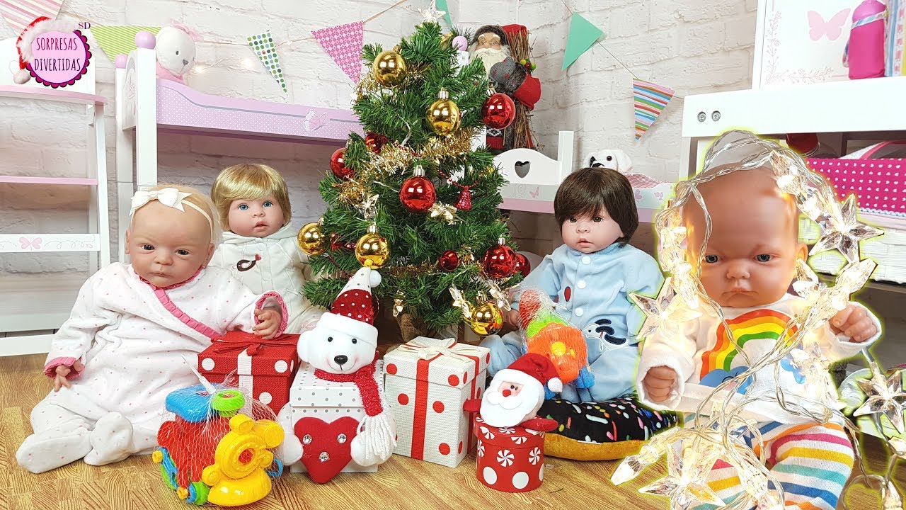 ⁣🎄Los bebés Lindea y Ben cantan villancicos y abren los regalos de Papá Noel  🎅