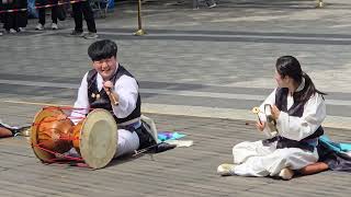 South Korean traditional music at  seoul tower.