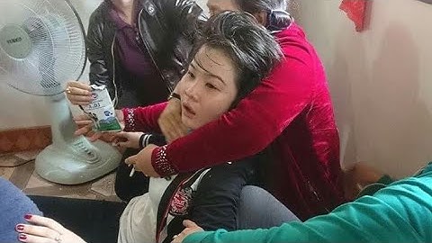 Cô dâu khóc ngất bên linh cữu chú rể, vụ xe rước dâu gặp tai nạn làm 13 người tử vong ở quảng nam