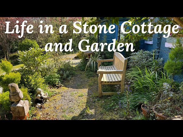 Grow It Alone! Solitary Life in a Stone Cottage and Garden! class=