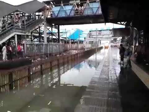 Bullet us watar trein in nalaopara