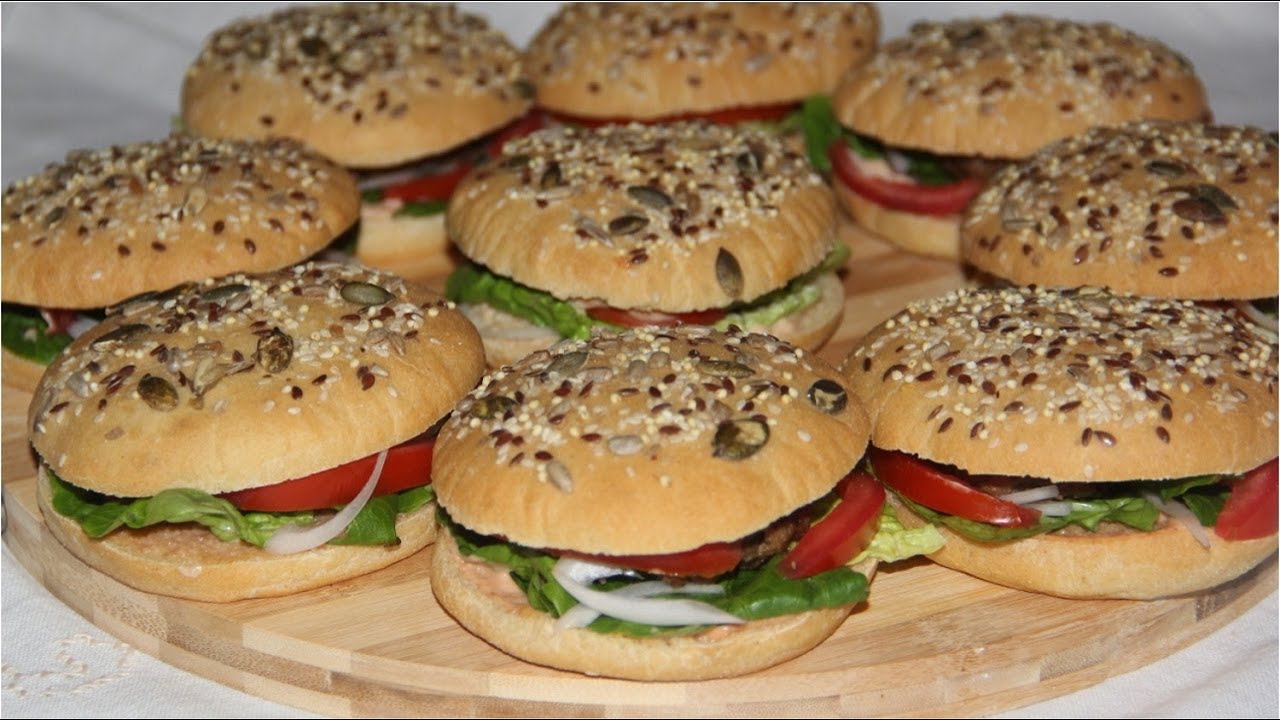 برغر(برجر) بالقمح الكامل خفيف ورطب يحضر بسرعة من اليوم قولي وداعا للمطاعم