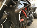 MV Agusta Brutale 1078RR: montaggio fianchetti radiatore my 2010