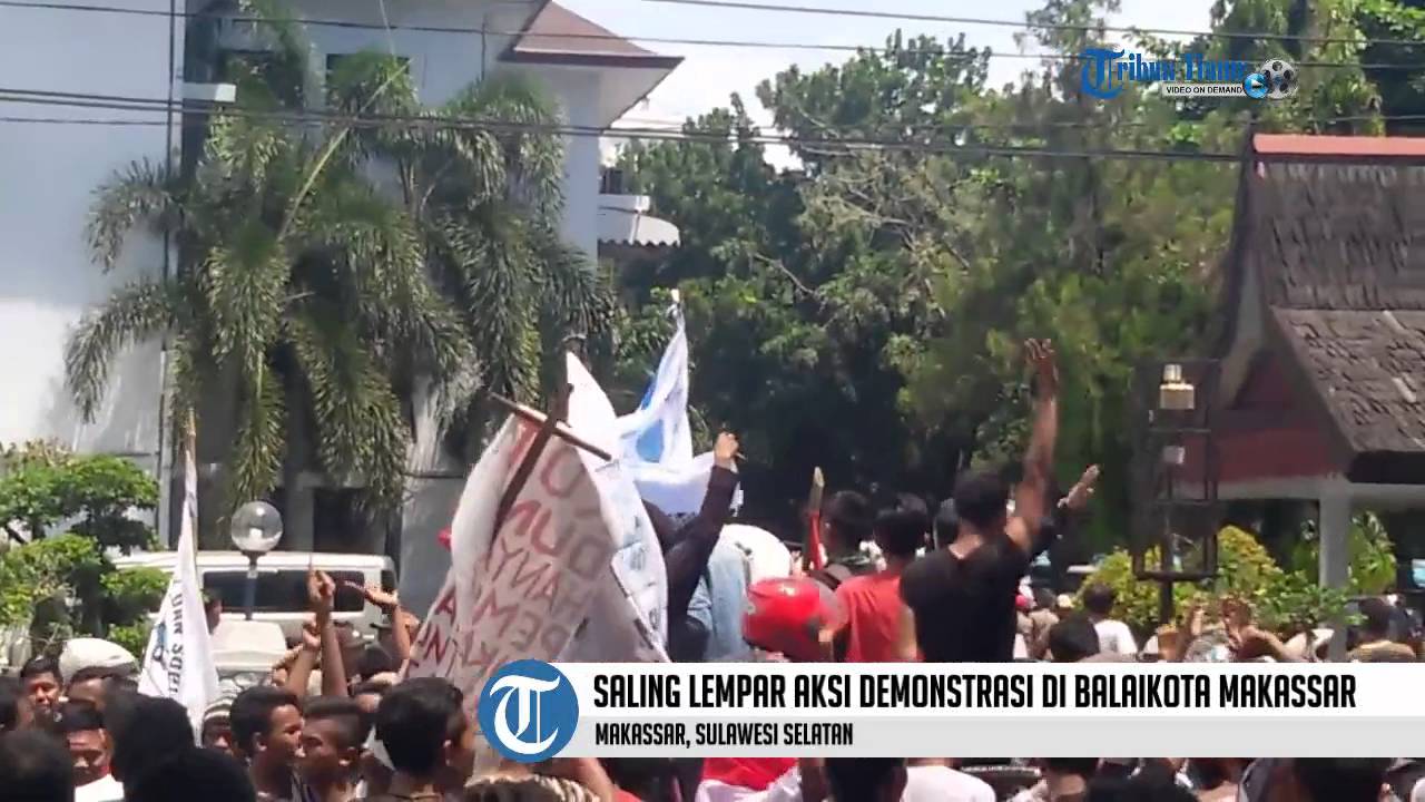 Saling Lempar Aksi Demonstrasi di Balaikota Makassar