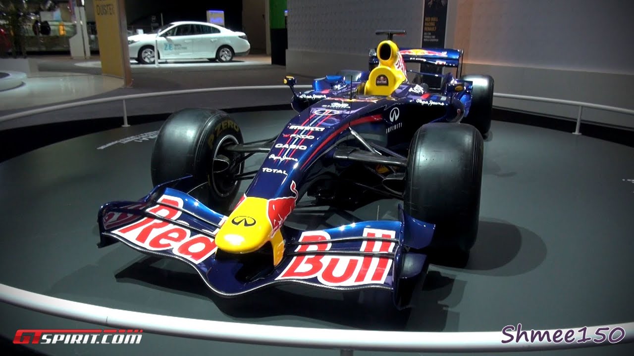 Red Bull F1 Car - Dubai Motorshow 2011 with GTspirit.com - YouTube