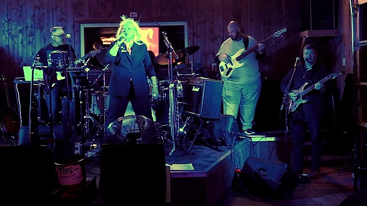 VICKI REID BAND rockin' The Tubes at Full Throttle...