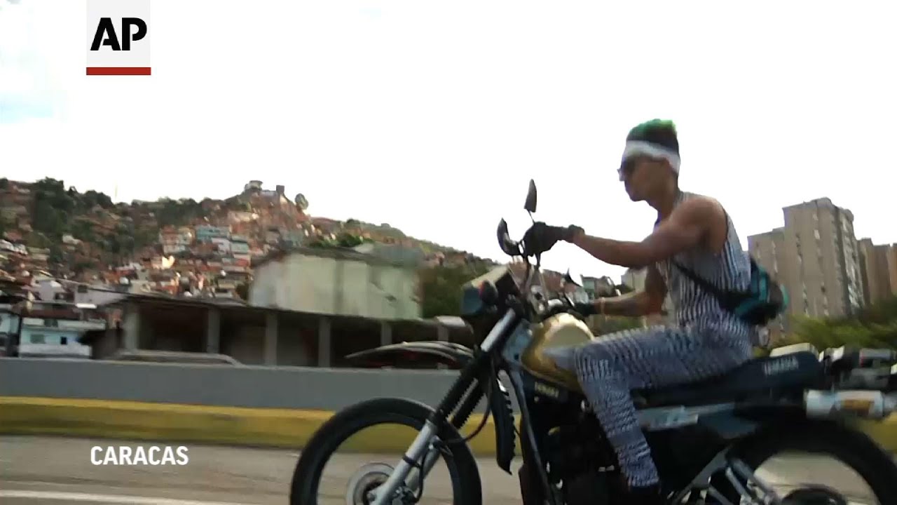 Pedro Locura As De La Moto En Las Calles De Venezuela Youtube