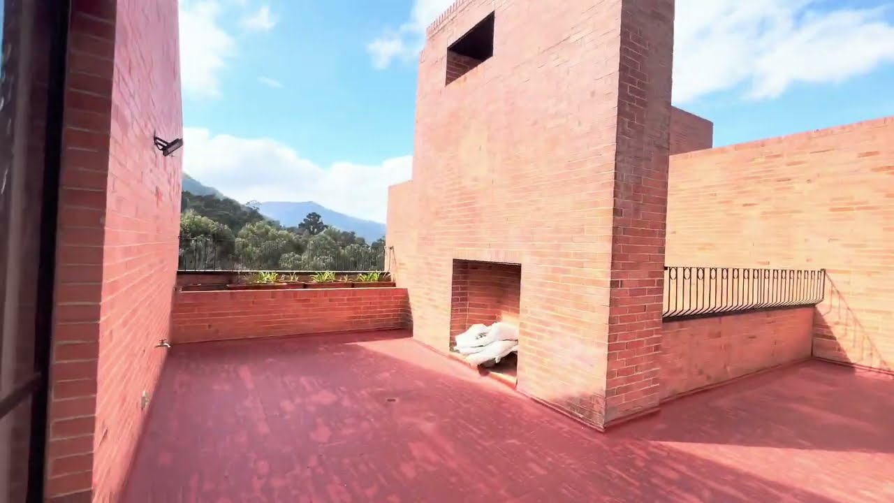 Penthouse con terraza para venta y arriendo en Bosques del Marques