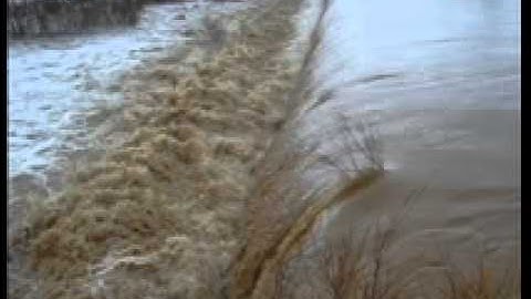 سورة الواقعة افرءيتم ماتمنون الشيخ مصطفى2010 خميس2010.wmv