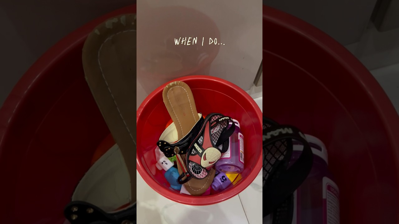 Tiny Helper vs Super Mom: Epic Room Cleaning Showdown! Little One Cleans Up 