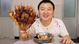 50串烧烤配肉饼，大口撸串，深夜诱惑太馋人！【cram阿强】