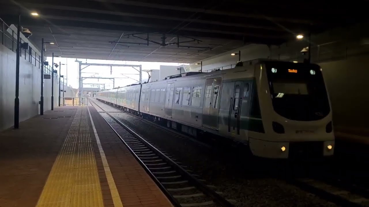 Train Arriving and Departing Alkimos Platform 2 to Yanchep